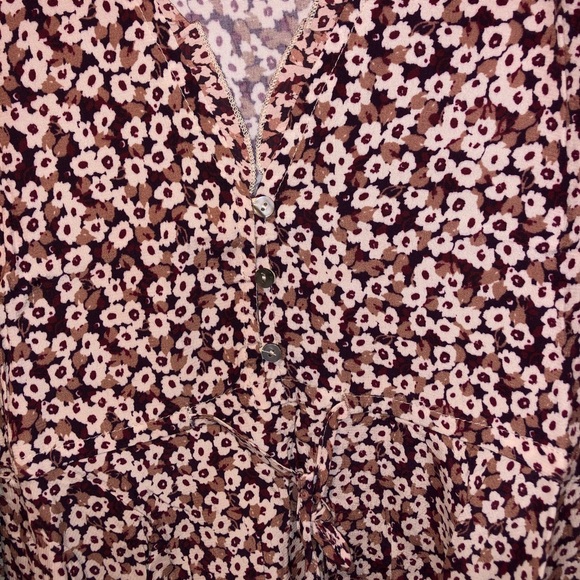 NEW Vici Flush of Dawn Floral V Neck Ruffle Top - Picture 6 of 8